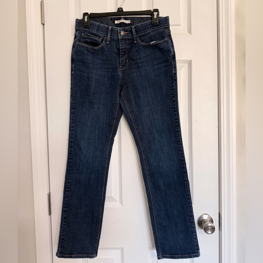 525 Levi's Women's Straight Medium Wash Stretch Denim Jeans Blue  Size 8  29x28